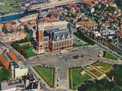 Vintage postcard: Calais, Hotel De Ville, France, 1969